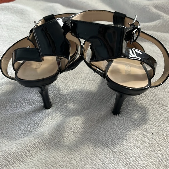Nine West, Black Patent Leather, 7.5 size - Picture 3 of 4